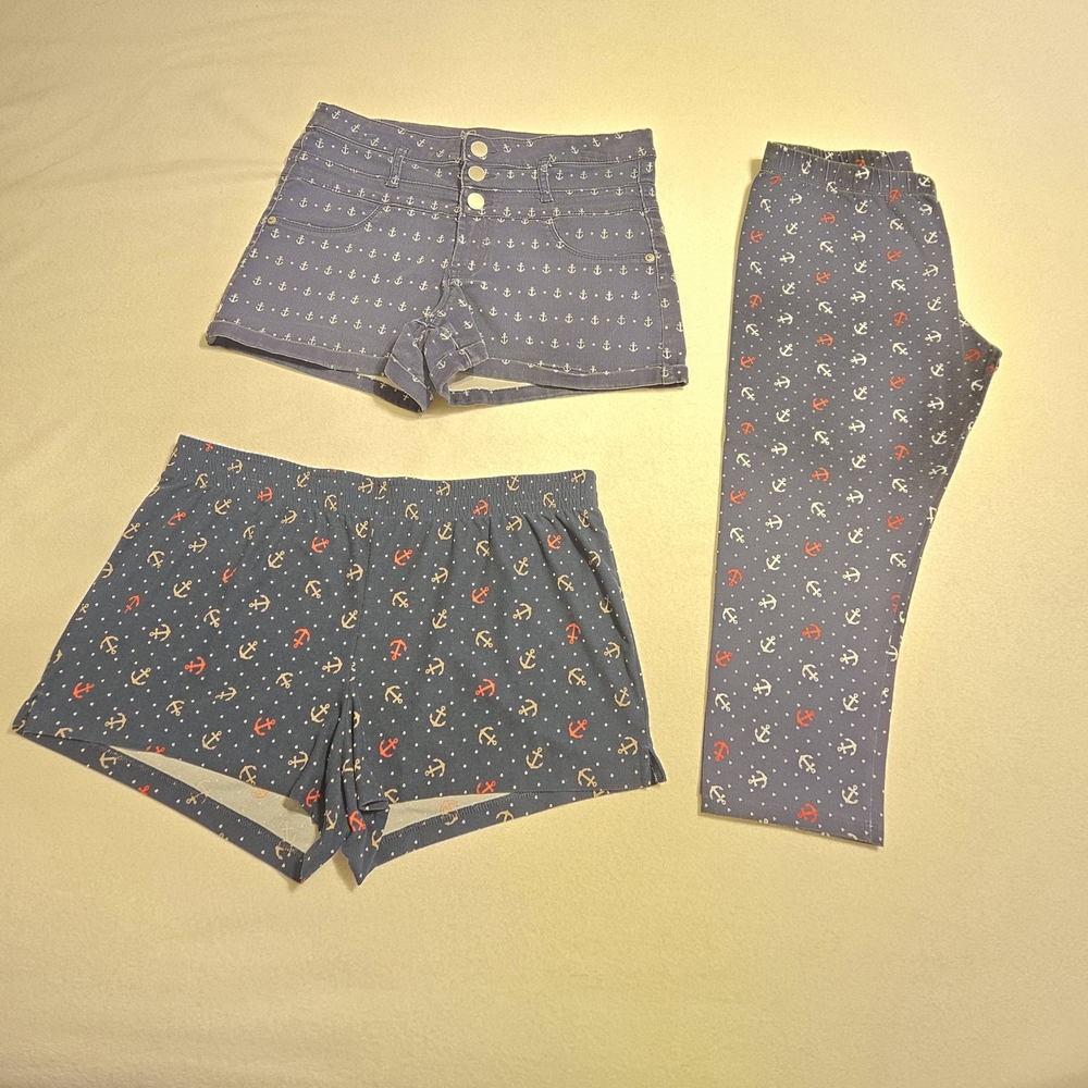 Women's Anchor Shorts And Capri Set